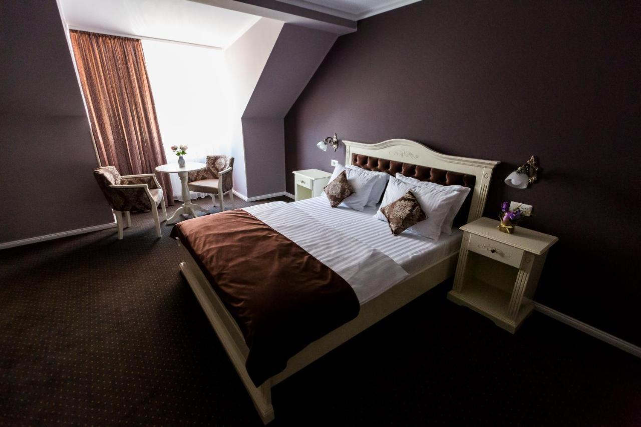Royal Inn Busteni-Adults Only Buitenkant foto