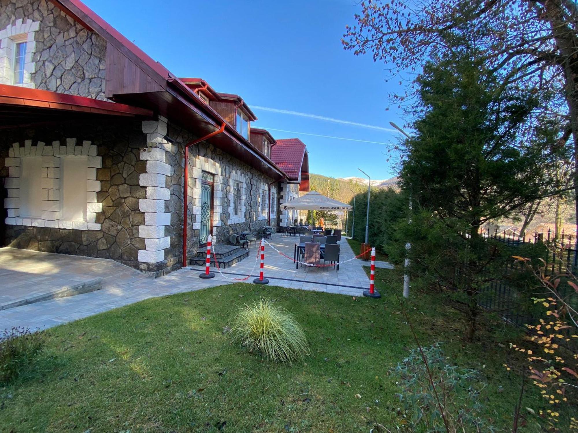 Royal Inn Busteni-Adults Only Buitenkant foto