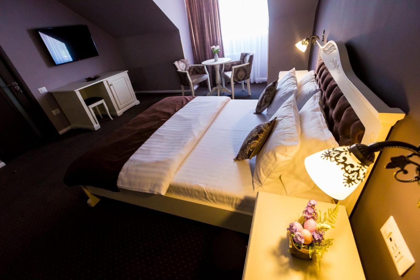Royal Inn Busteni-Adults Only Buitenkant foto